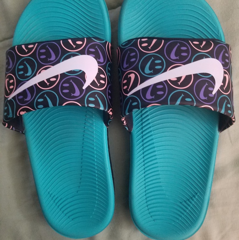 Worn once Nike Kawa Slides